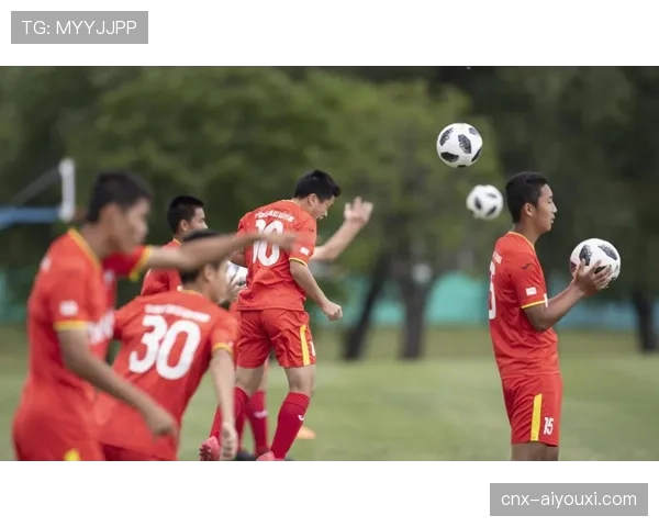 升班马重庆铜梁龙防守纪律性 5后卫体系压缩空间成功